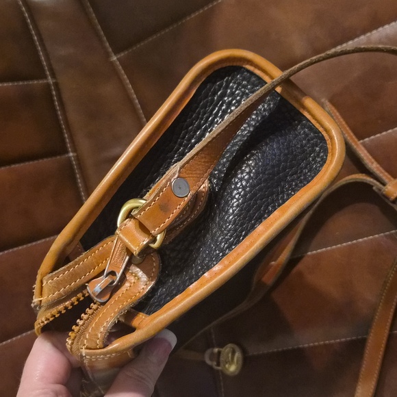 EUC Vintage Dooney & Bourke - Picture 3 of 7